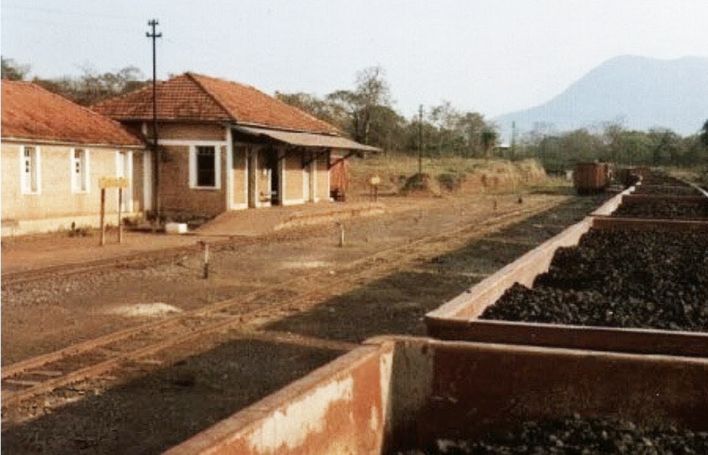 ESTA&Ccedil;&Atilde;O FERROVI&Aacute;RIA DE URUCUM 