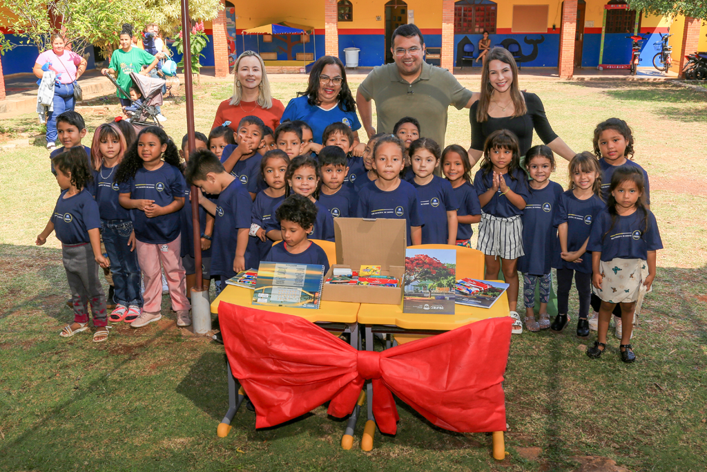 Prefeitura entrega novos conjuntos escolares para alunos do Jos&eacute; de Souza Damy