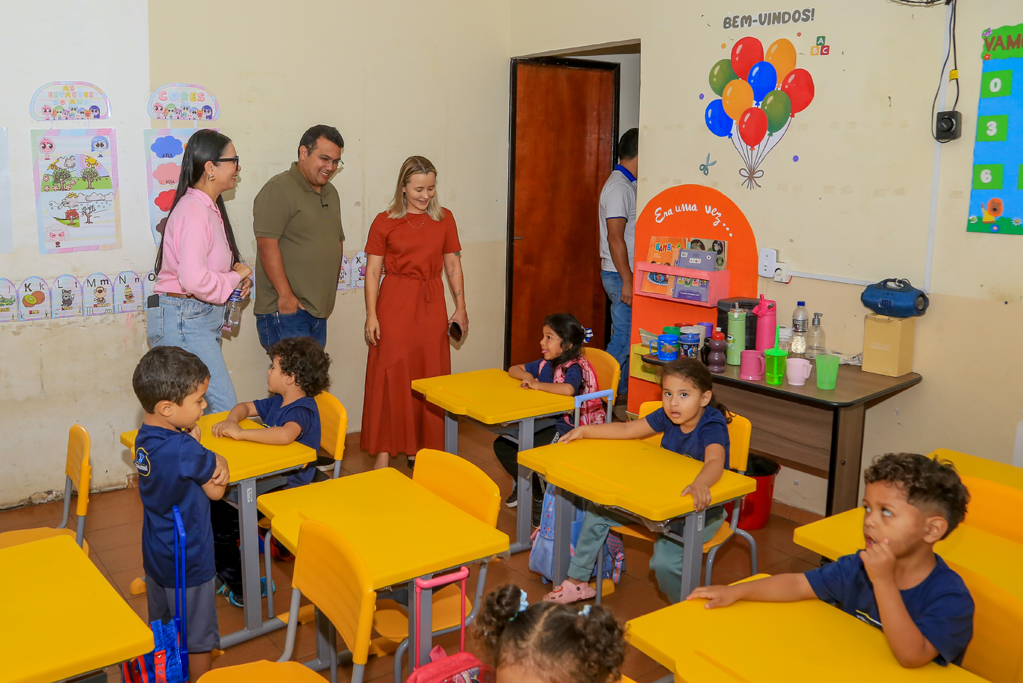 Prefeitura entrega novos conjuntos escolares para alunos do Jos&eacute; de Souza Damy