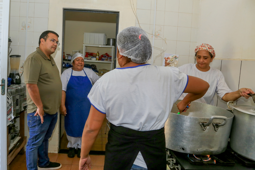 Prefeitura entrega novos conjuntos escolares para alunos do Jos&eacute; de Souza Damy