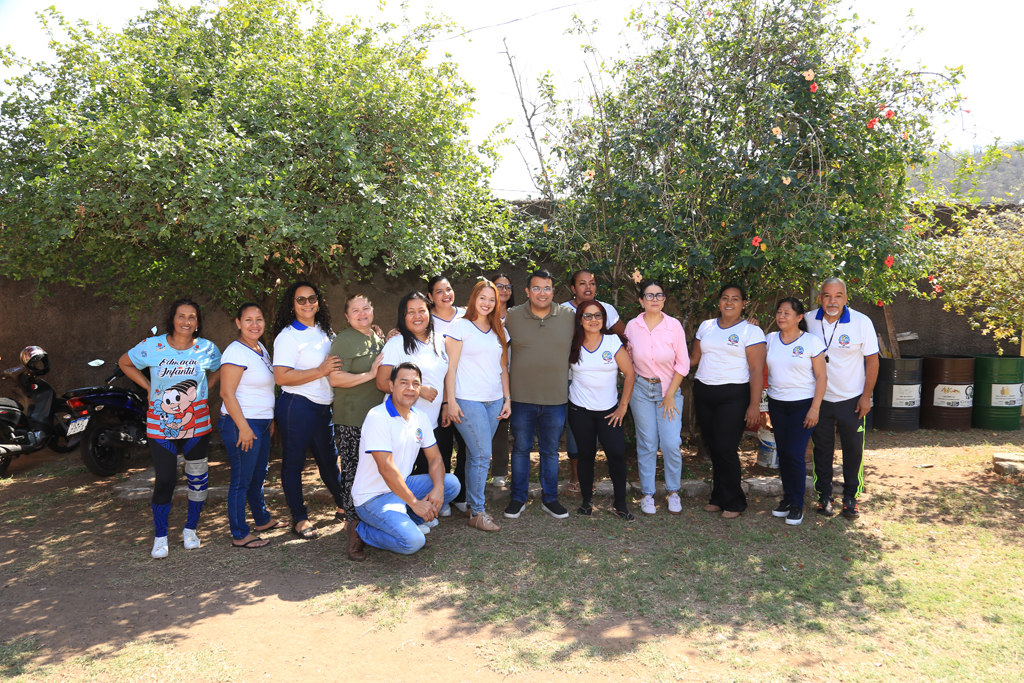 Prefeitura entrega novos conjuntos escolares para alunos do Jos&eacute; de Souza Damy