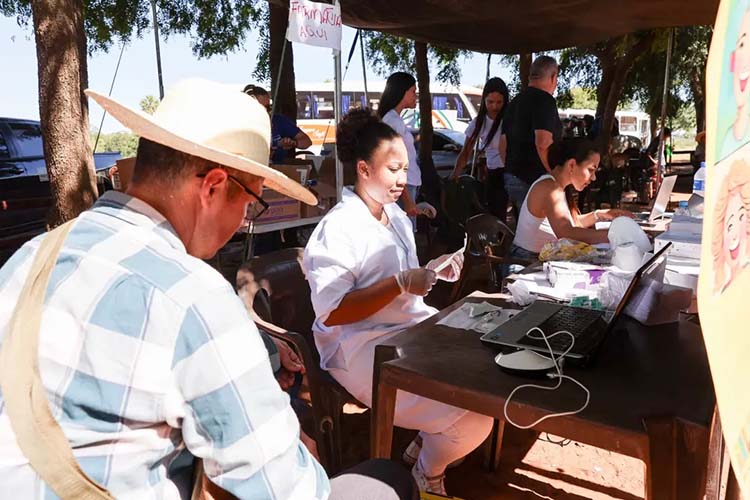 Zonas rural e urbana de Lad&aacute;rio recebem mutir&atilde;o gratuito de sa&uacute;de bucal e consultas m&eacute;dicas