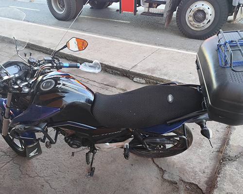 Homem de 64 anos fica ferido após queda de moto na área central de Corumbá