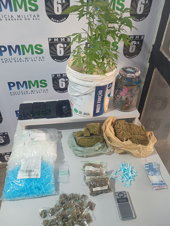 PM desarticula ponto de tráfico e apreende drogas avaliadas em R$ 14 mil reais em Corumbá
