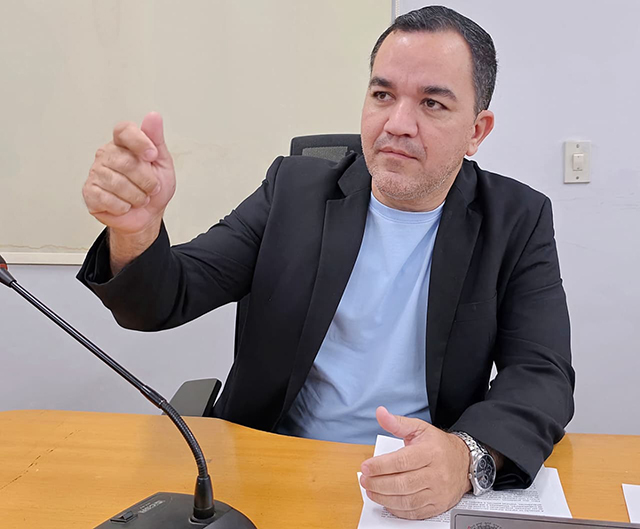 Marcelo busca melhoria no sistema de ilumina&ccedil;&atilde;o p&uacute;blica da Orla dos Ip&ecirc;s