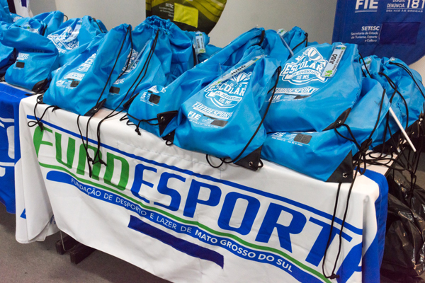 Delegação de MS recebe kits e embarca para os Jogos Escolares Brasileiros em busca de novas medalhas