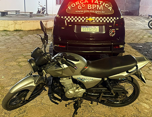 Força Tática da PM localiza motocicleta com restrição criminal durante bloqueio em Corumbá