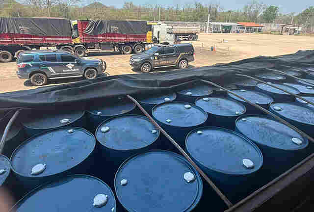 Receita Federal e PF ret&eacute;m 15 toneladas de insumo qu&iacute;mico usado na produ&ccedil;&atilde;o de coca&iacute;na na fronteira em Corumb&aacute;
