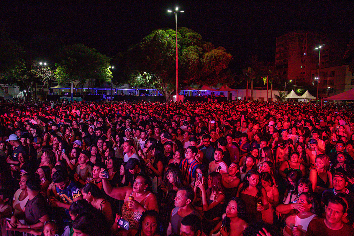 Bom Gosto re&uacute;ne multid&atilde;o em show de comemora&ccedil;&atilde;o pelos 248 anos de Corumb&aacute;