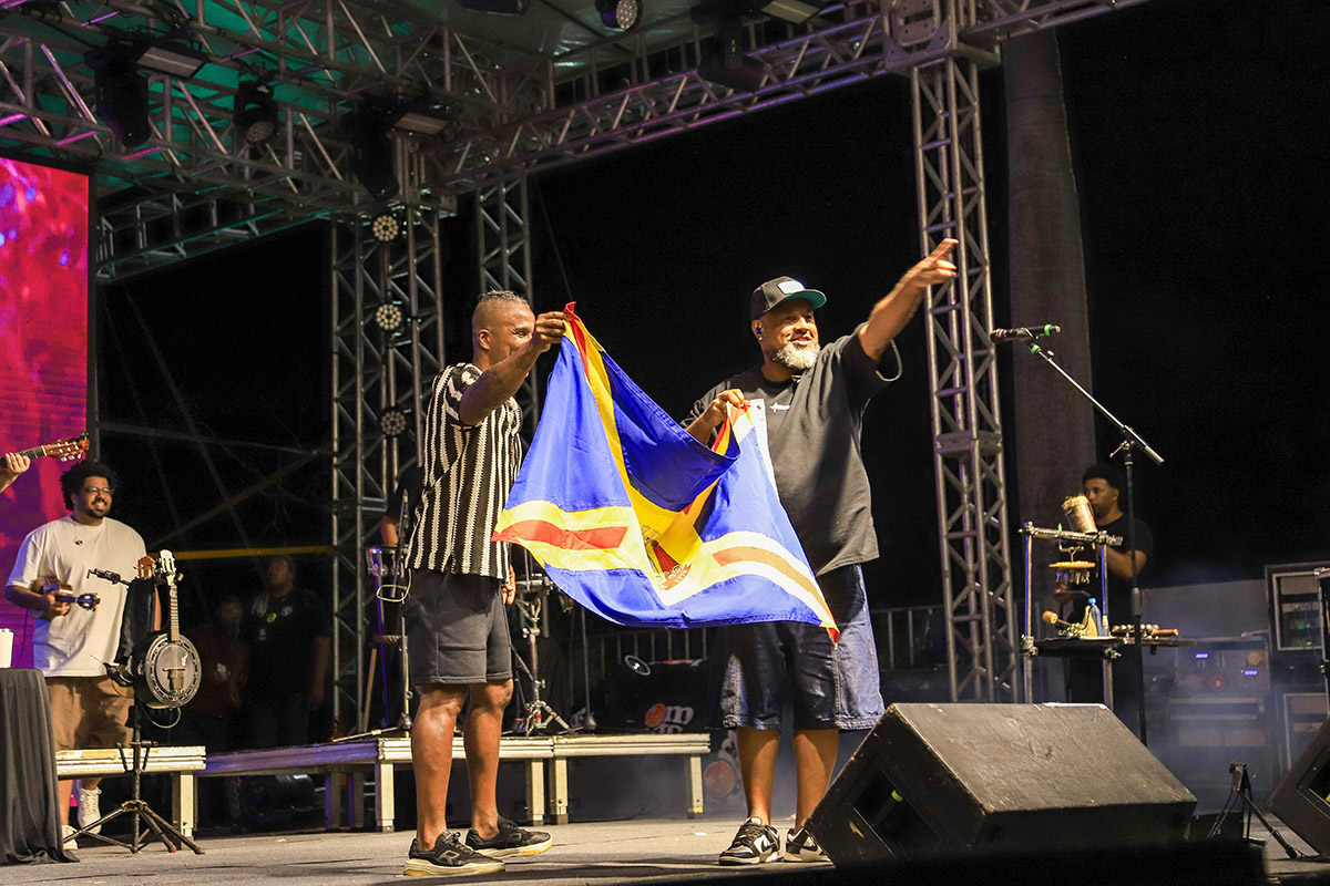 Bom Gosto re&uacute;ne multid&atilde;o em show de comemora&ccedil;&atilde;o pelos 248 anos de Corumb&aacute;