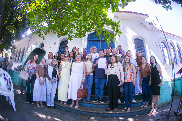 Prefeito assina ordem de servi&ccedil;o para conclus&atilde;o da reforma do Pedro Paulo de Medeiros paralisada h&aacute; 5 anos