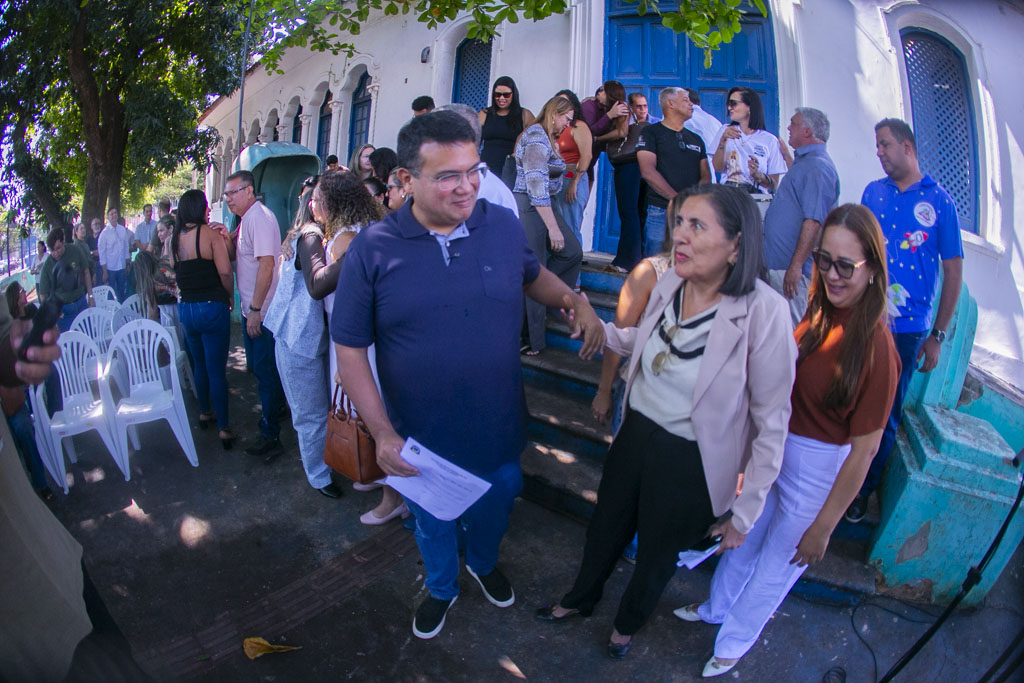 Prefeito assina ordem de servi&ccedil;o para conclus&atilde;o da reforma do Pedro Paulo de Medeiros paralisada h&aacute; 5 anos