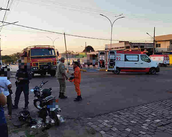 Tr&ecirc;s pessoas ficam feridas ap&oacute;s colis&atilde;o entre duas mortos no centro de Lad&aacute;rio