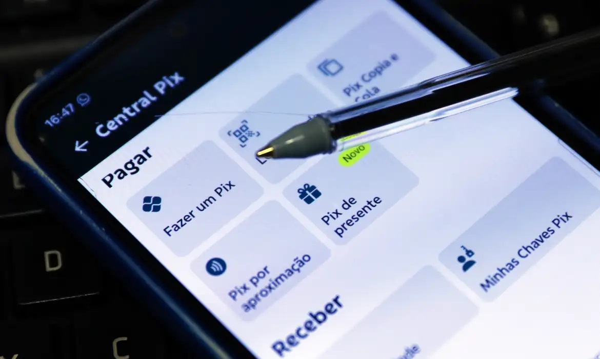 Pix por aproximação deixa de ter teto de R$ 500 a partir desta quinta. Cliente definirá novo limite com o banco