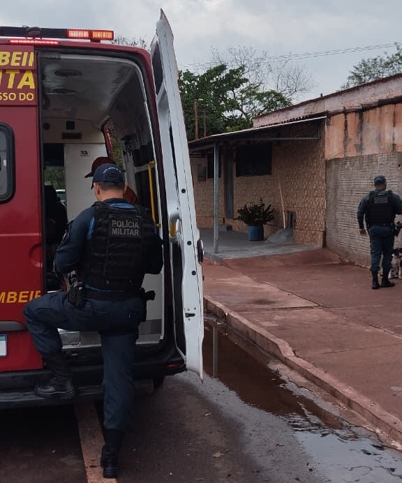 Mulher &eacute; socorrida pelo Corpo de Bombeiros ap&oacute;s sofre agress&atilde;o em Lad&aacute;rio