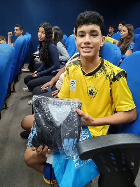 Com novos uniformes, delega&ccedil;&atilde;o de MS embarca para Jogos da Juventude no Paran&aacute;