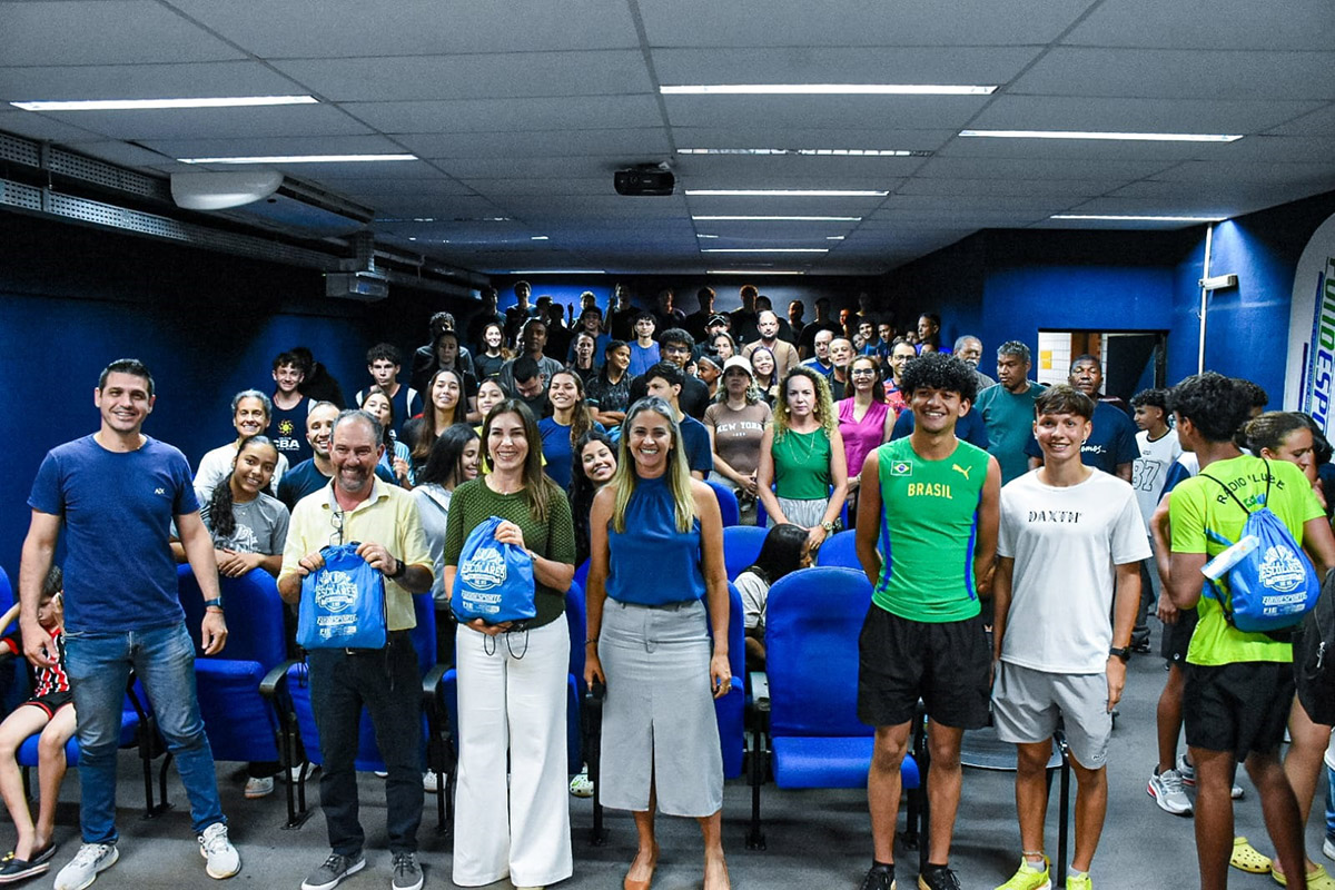 Com novos uniformes, delega&ccedil;&atilde;o de MS embarca para Jogos da Juventude no Paran&aacute;