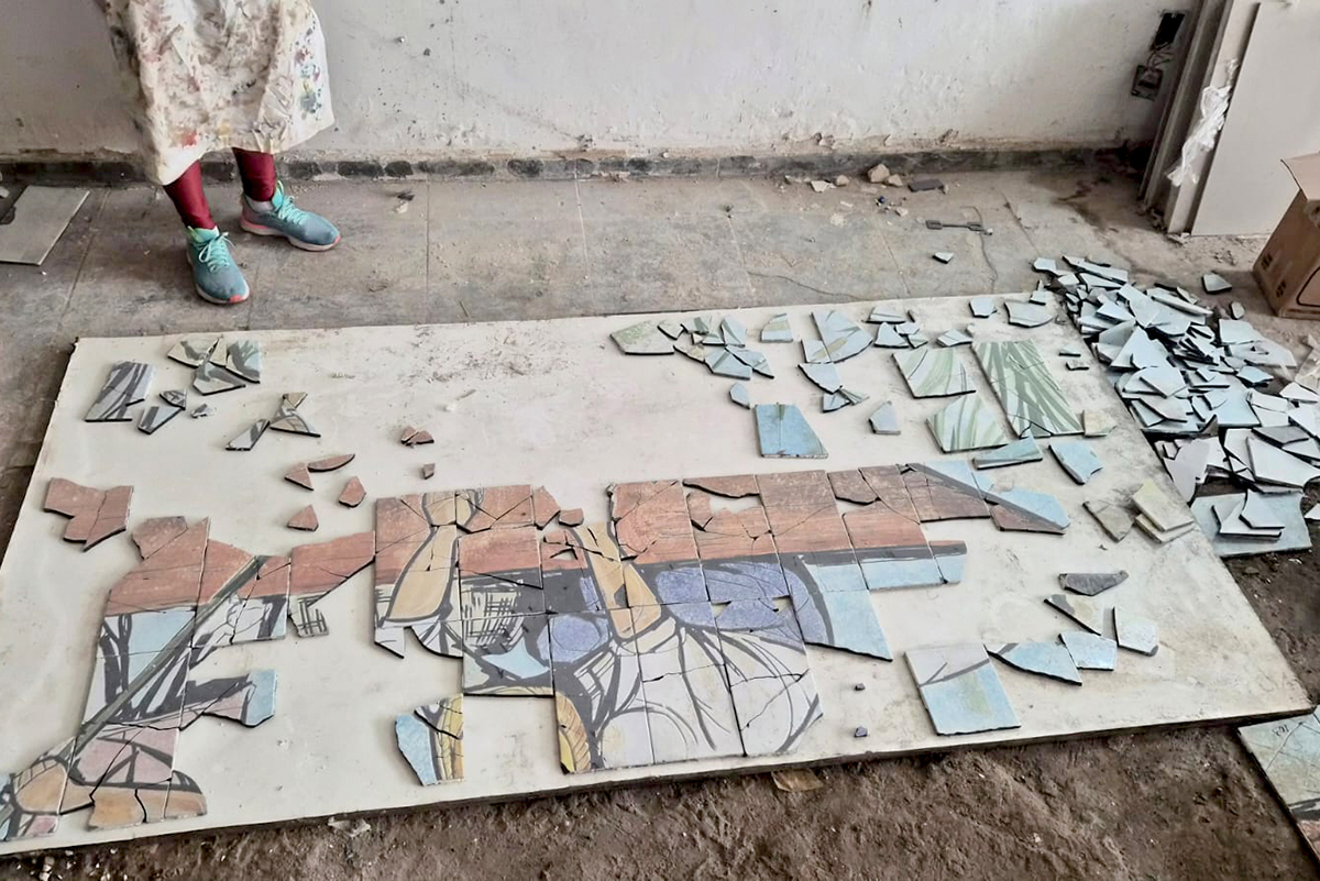 FUPHAN acompanha restaura&ccedil;&atilde;o de painel art&iacute;stico hist&oacute;rico no centro de Corumb&aacute;