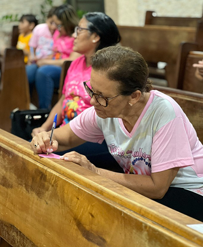 Outubro Rosa mobiliza educandos e colaboradores em a&ccedil;&otilde;es de conscientiza&ccedil;&atilde;o na Cidade Dom Bosco